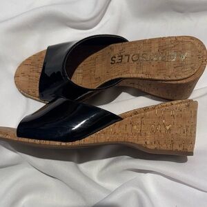 AEROSOLES Black Patent Cork Wedge Slide NWOT Very Comfortable!!